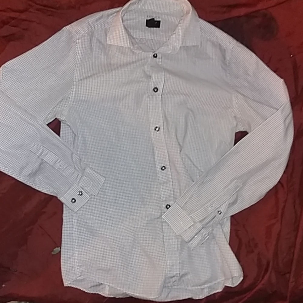 H & M long-sleeve button-down shirt